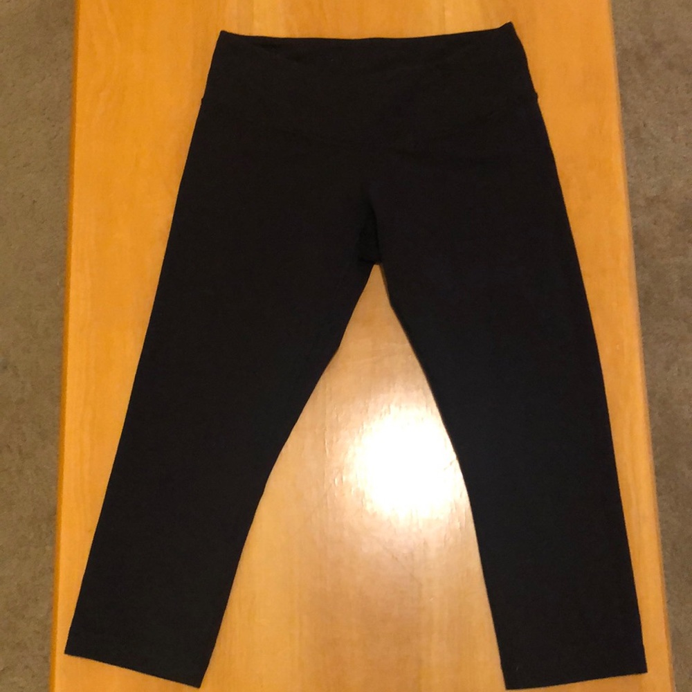 lululemon Black Wunder Under Crop Size 8